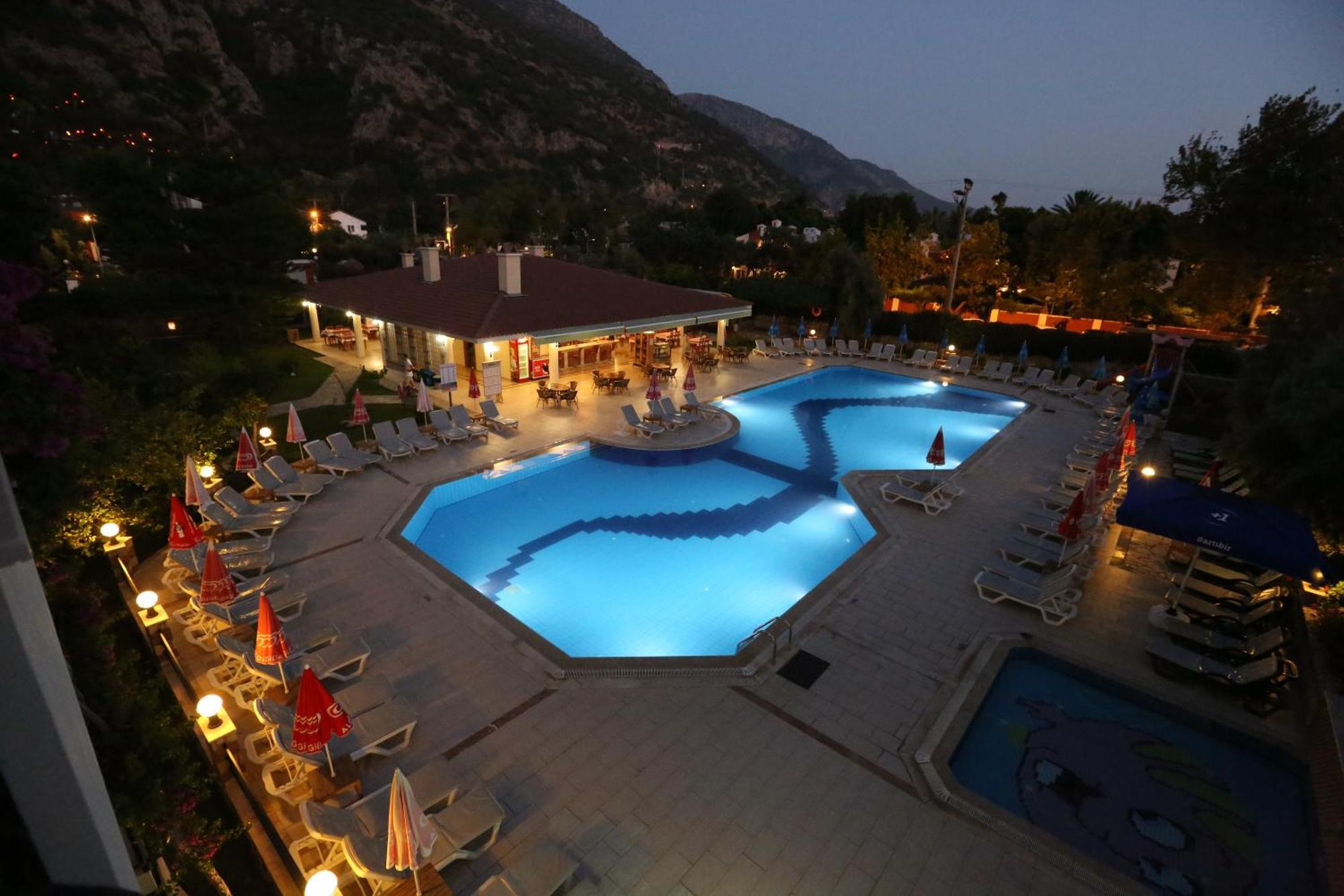 אולודניץ Mavruka Hotel מראה חיצוני תמונה